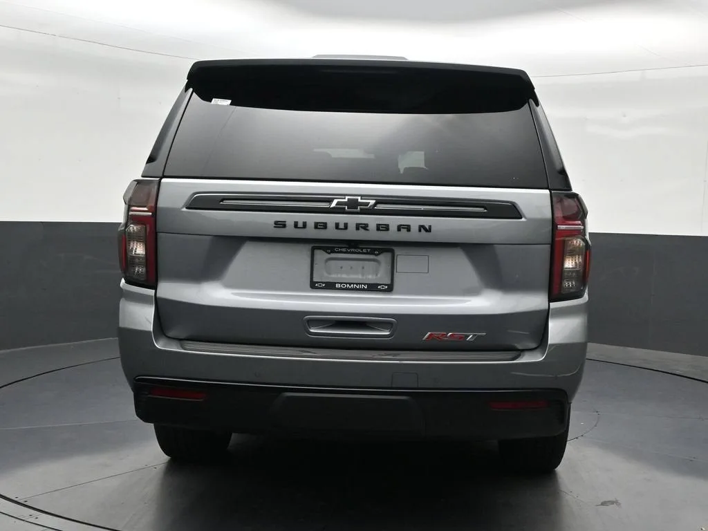 2024 Chevrolet Suburban RST photo 4