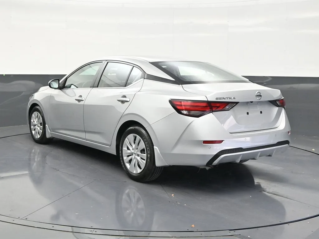2023 Nissan Sentra S Xtronic CVT photo 3