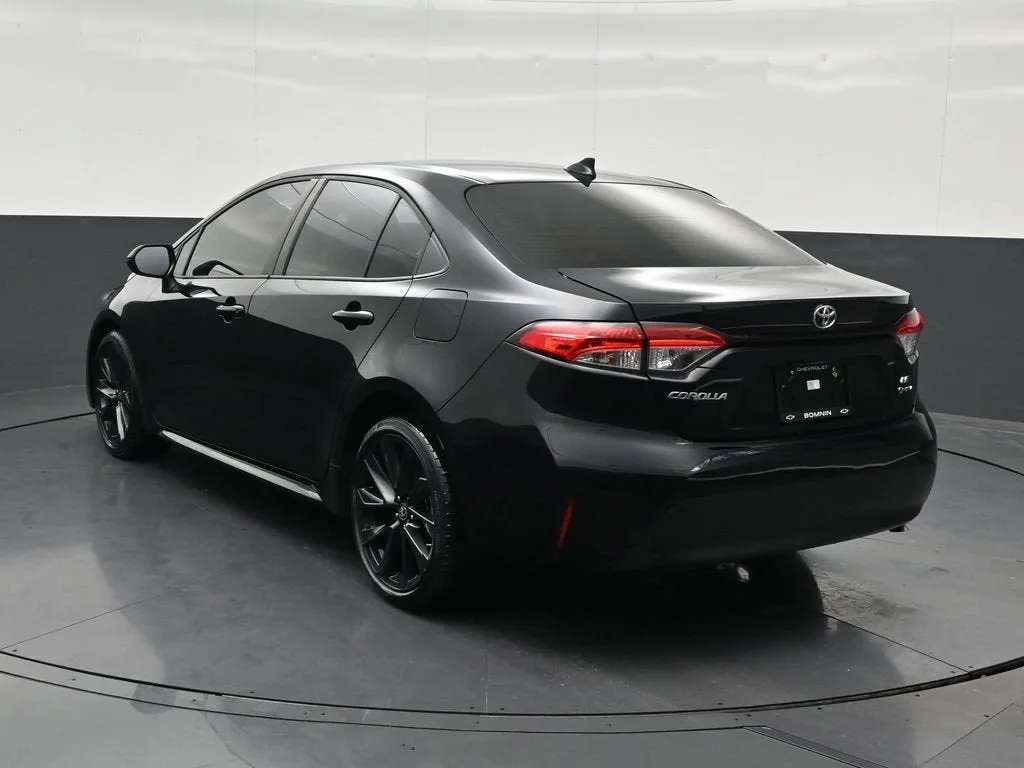 2026 Toyota Corolla Hybrid LE photo 3