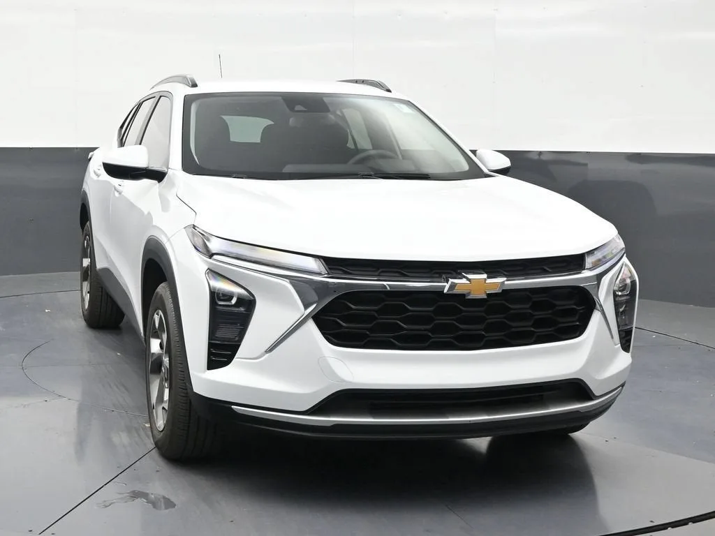 2026 Chevrolet Trax LT photo 7