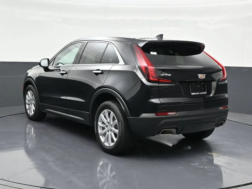 2022 Cadillac XT4 Luxury photo 3