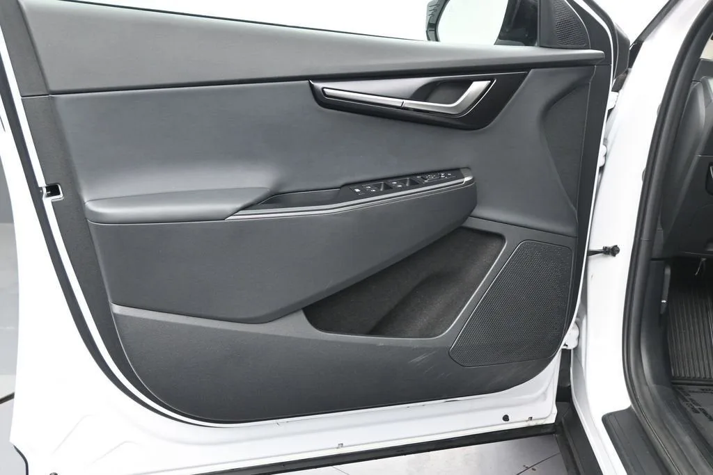 2025 Kia EV6 Light RWD photo 11