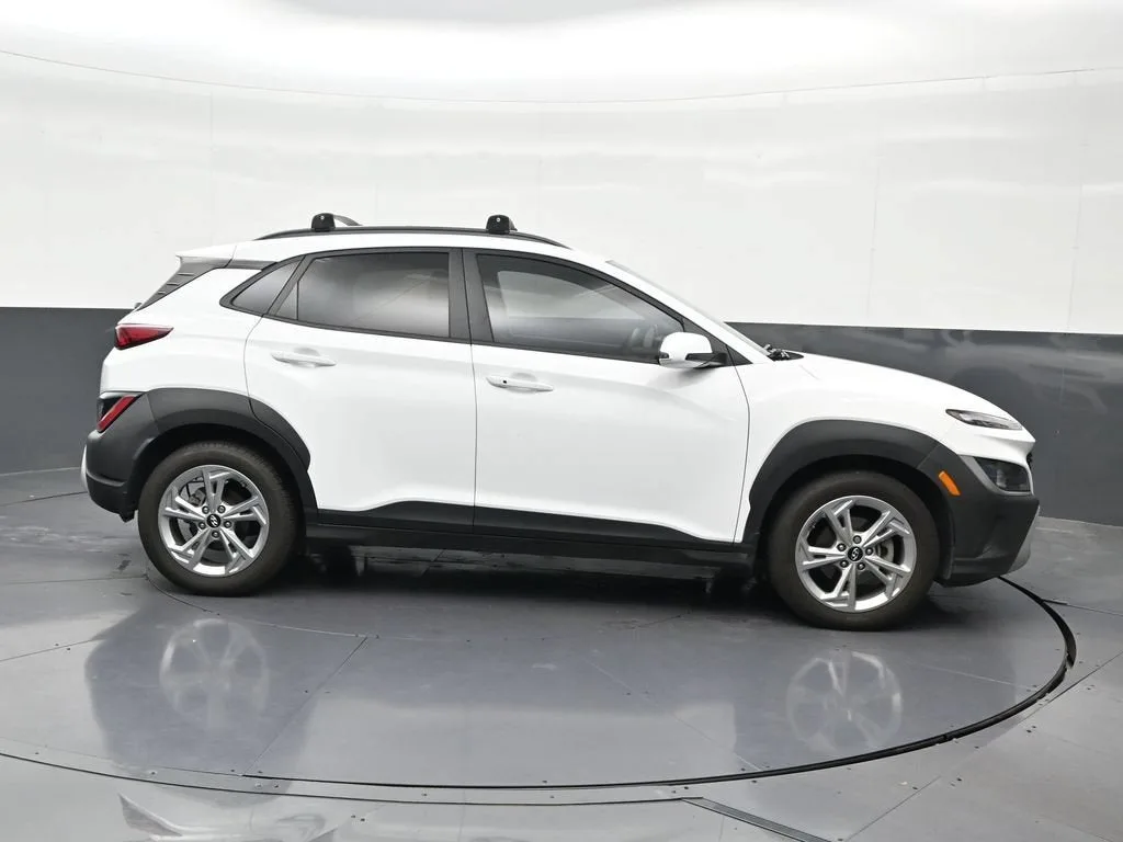 2022 Hyundai Kona SEL photo 7