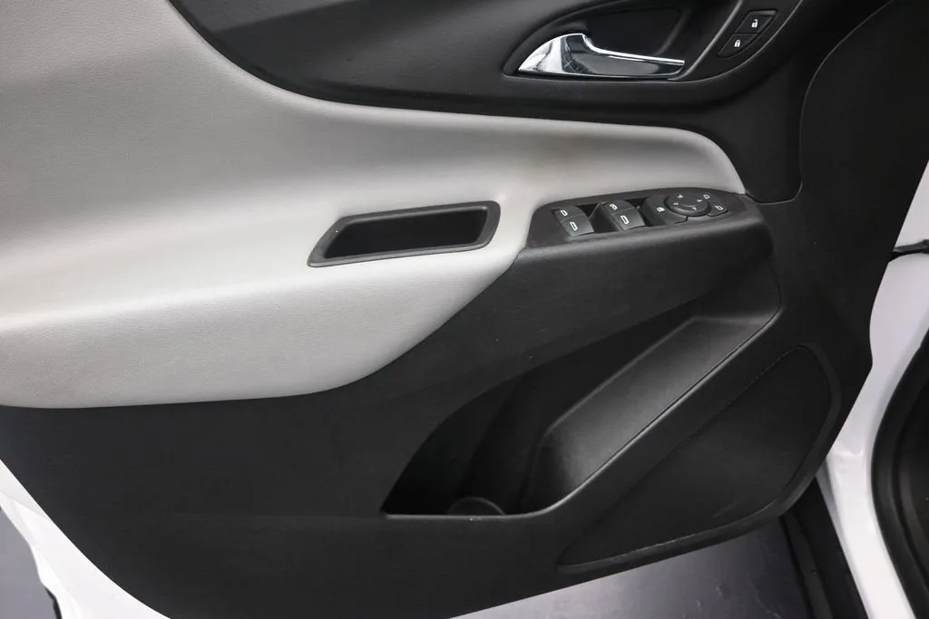 2022 Chevrolet Equinox LS photo 12