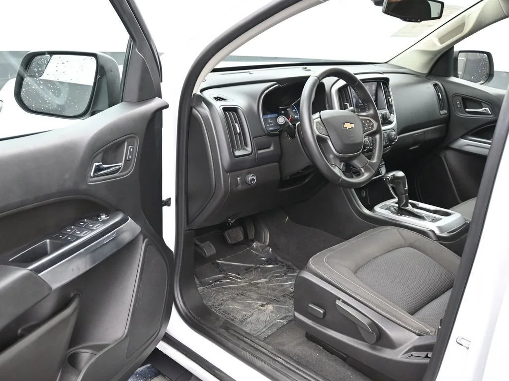 2020 Chevrolet Colorado LT photo 11