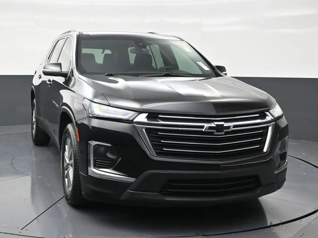 2023 Chevrolet Traverse LT Leather photo 7