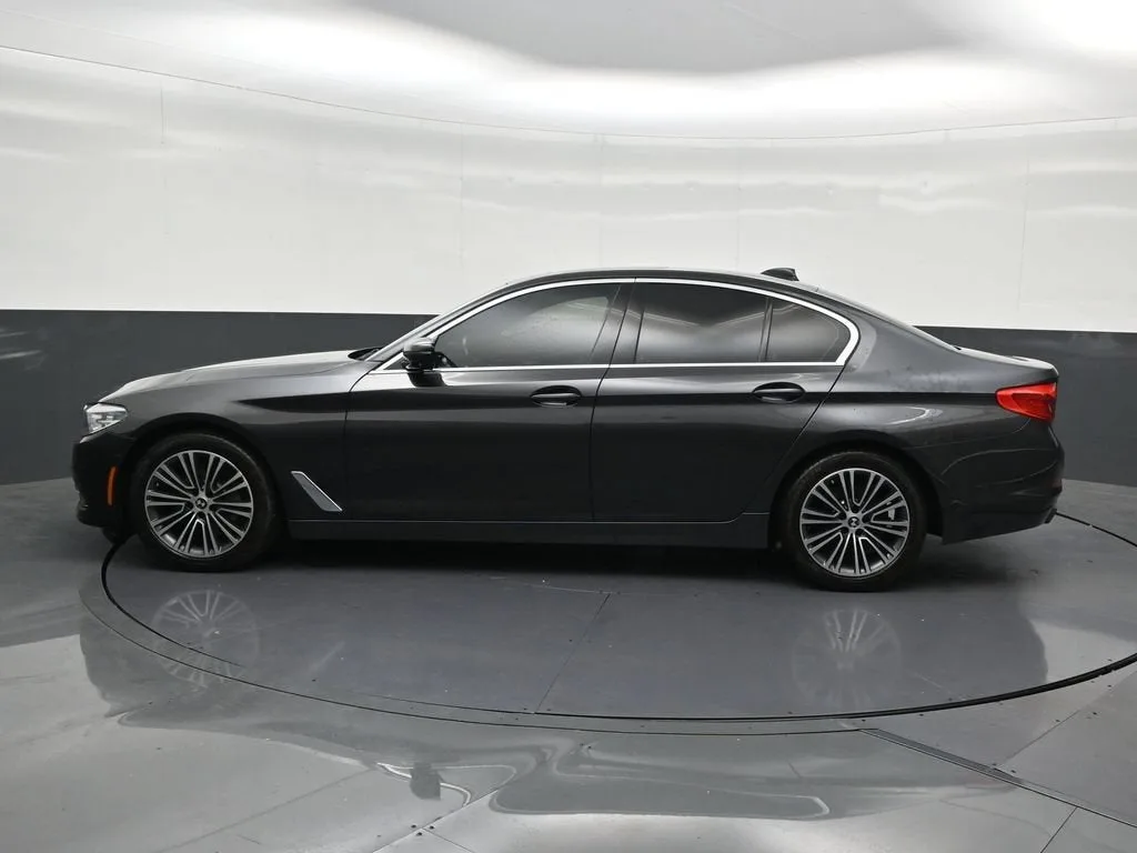 2019 BMW 540i xDrive photo 2