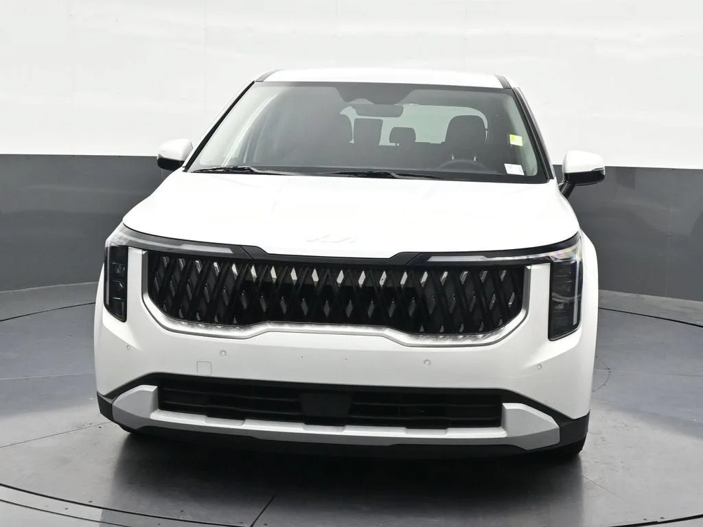 2025 Kia Carnival MPV LXS photo 9
