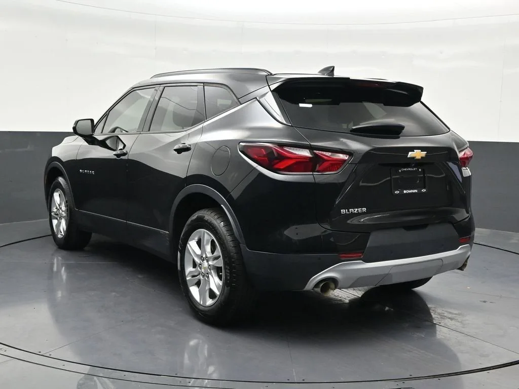 2020 Chevrolet Blazer LT photo 3
