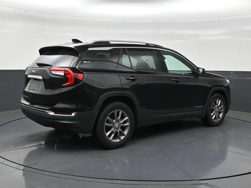 2023 GMC Terrain SLT photo 5