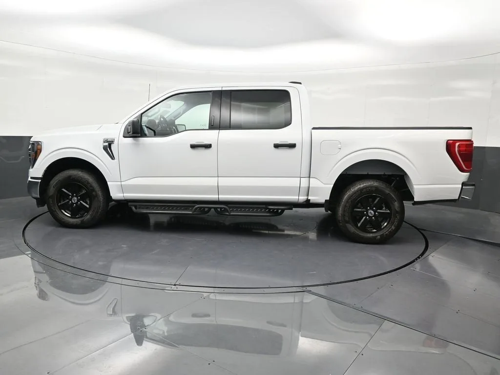 2023 Ford F-150 XL photo 2