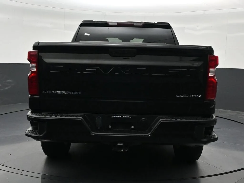 2022 Chevrolet Silverado 1500 Custom photo 4