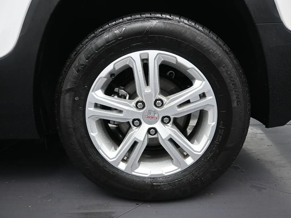 2023 GMC Terrain SLE photo 10