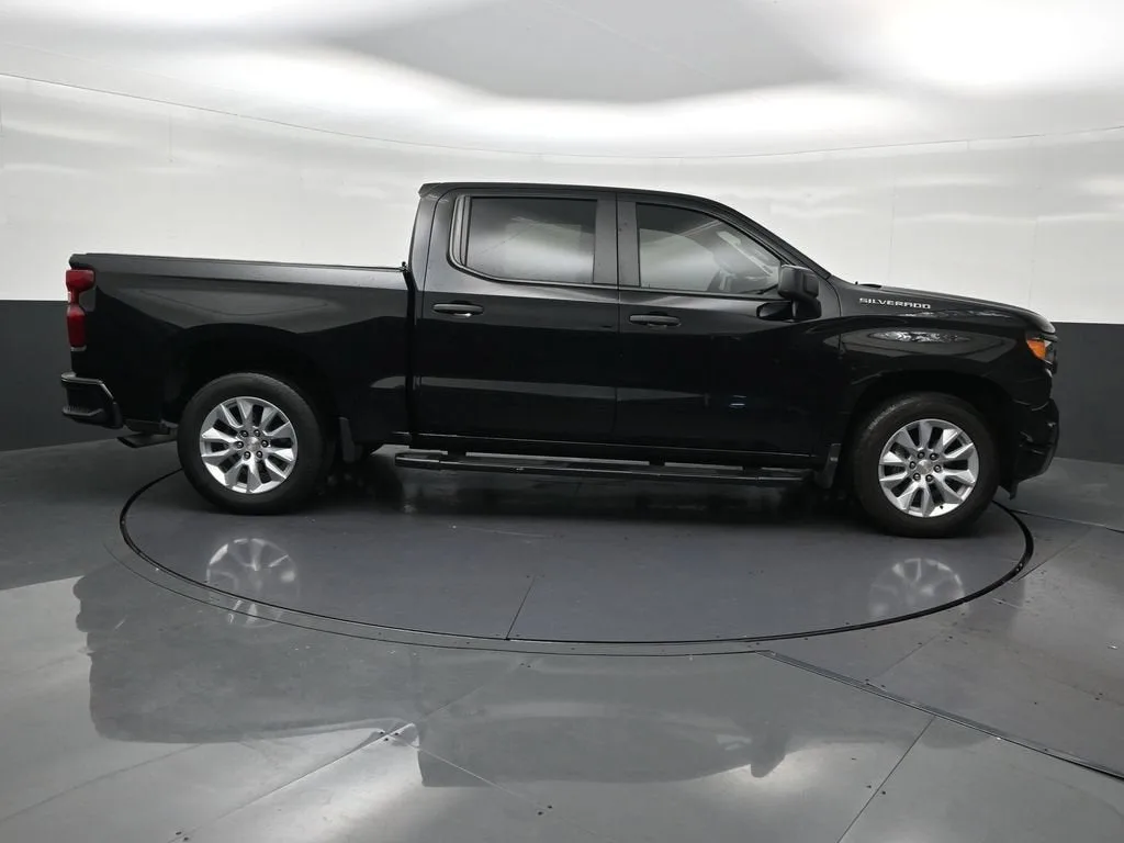 2023 Chevrolet Silverado 1500 Custom photo 7