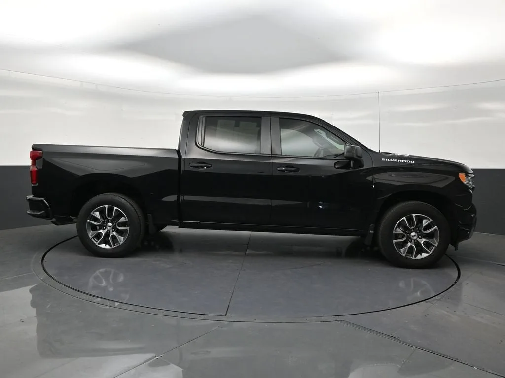 2024 Chevrolet Silverado 1500 RST photo 6