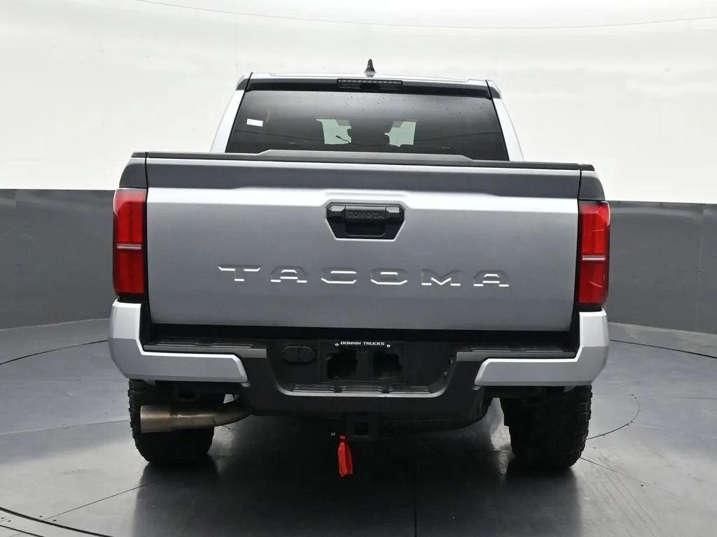 2026 Toyota Tacoma TRD Sport photo 4