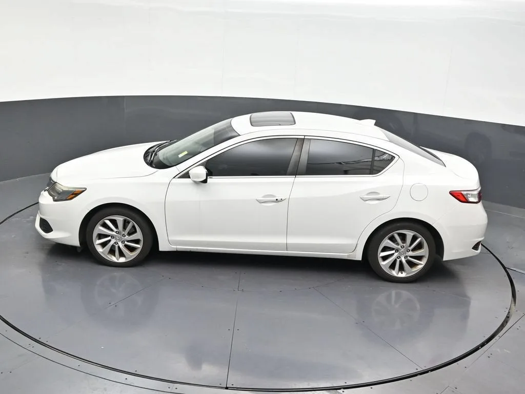 2018 Acura ILX 4DR SDN photo 10