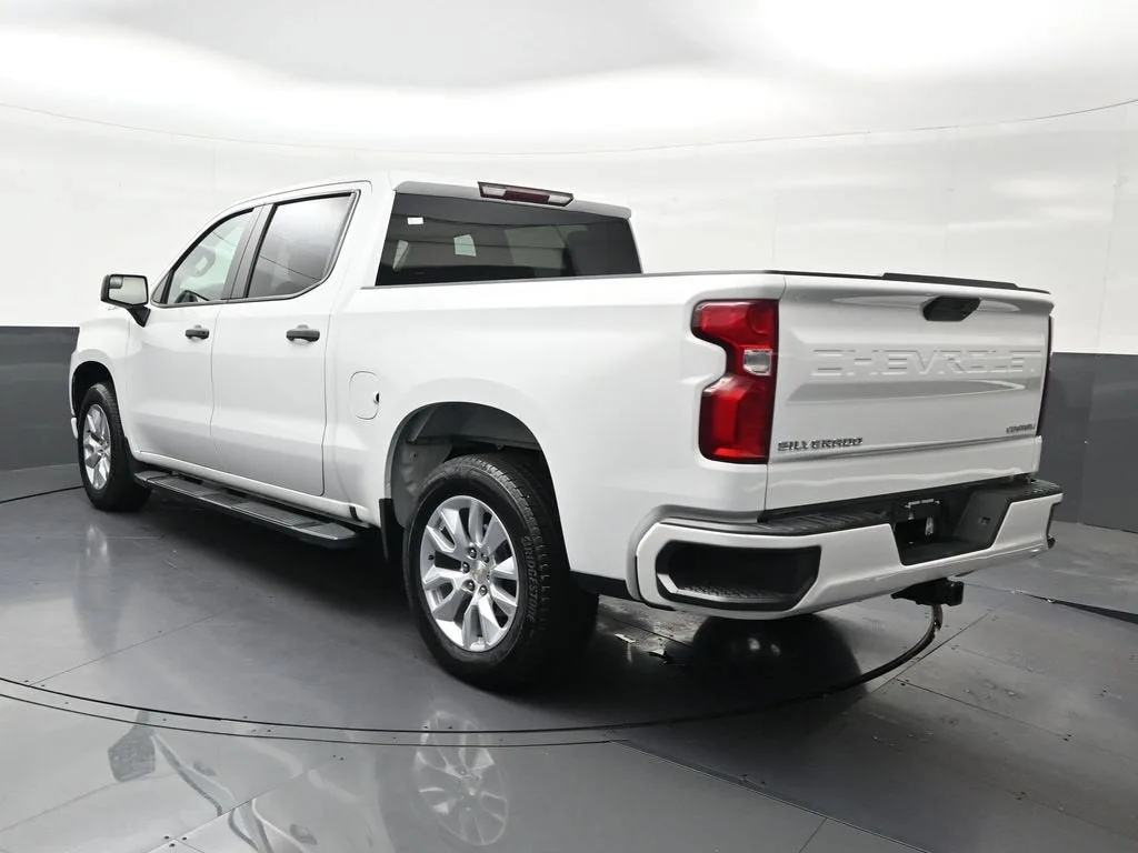 2020 Chevrolet Silverado 1500 Custom photo 3