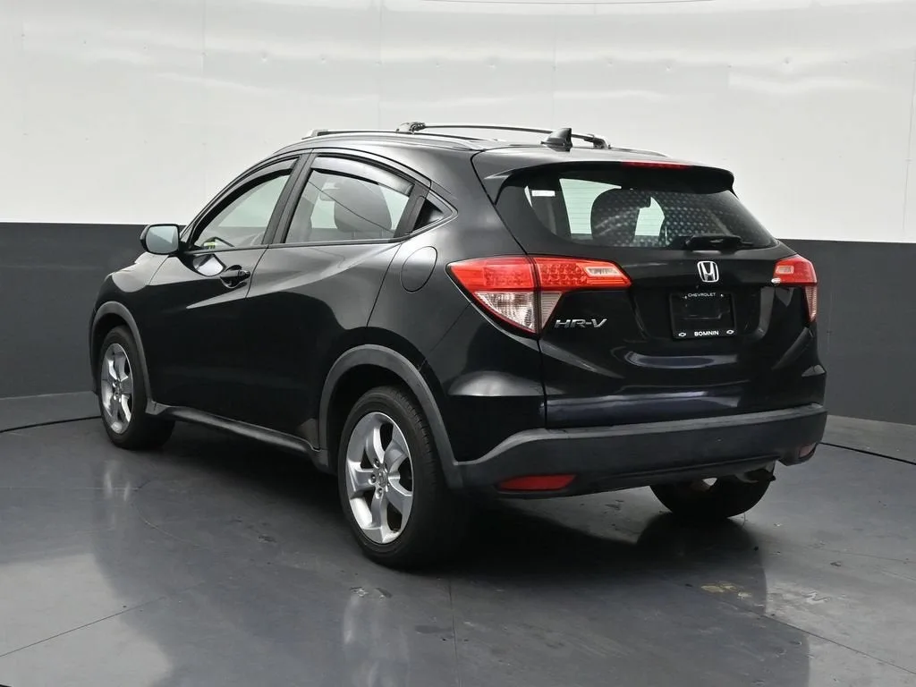 2016 Honda HR-V LX photo 3