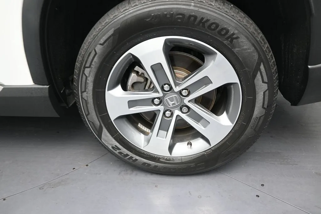 2024 Honda Pilot EX-L 7 Passenger photo 9
