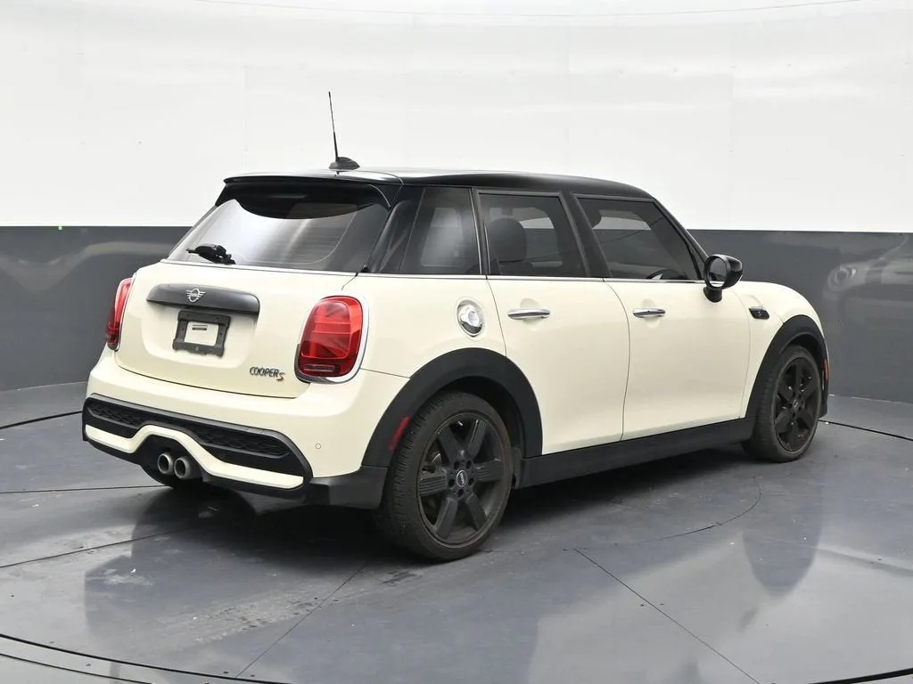 2022 MINI Hardtop 4 Door Cooper S photo 5
