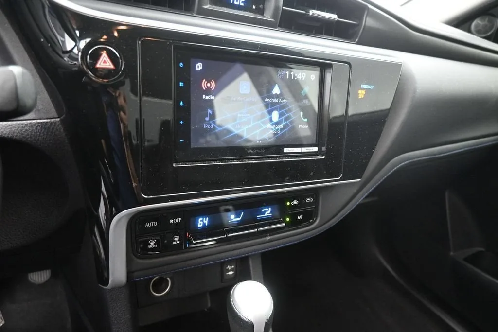 2019 Toyota Corolla SE photo 12