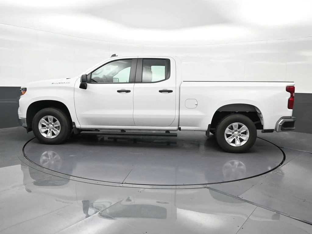 2025 Chevrolet Silverado 1500 WT photo 2