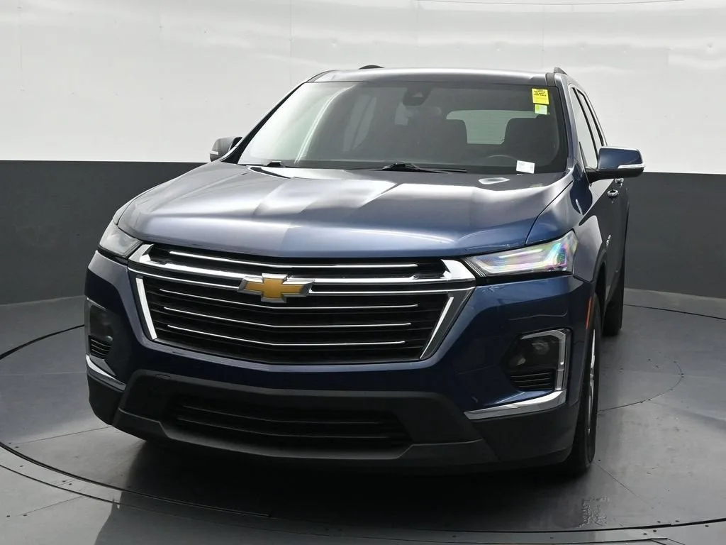 2023 Chevrolet Traverse LT Cloth photo 9