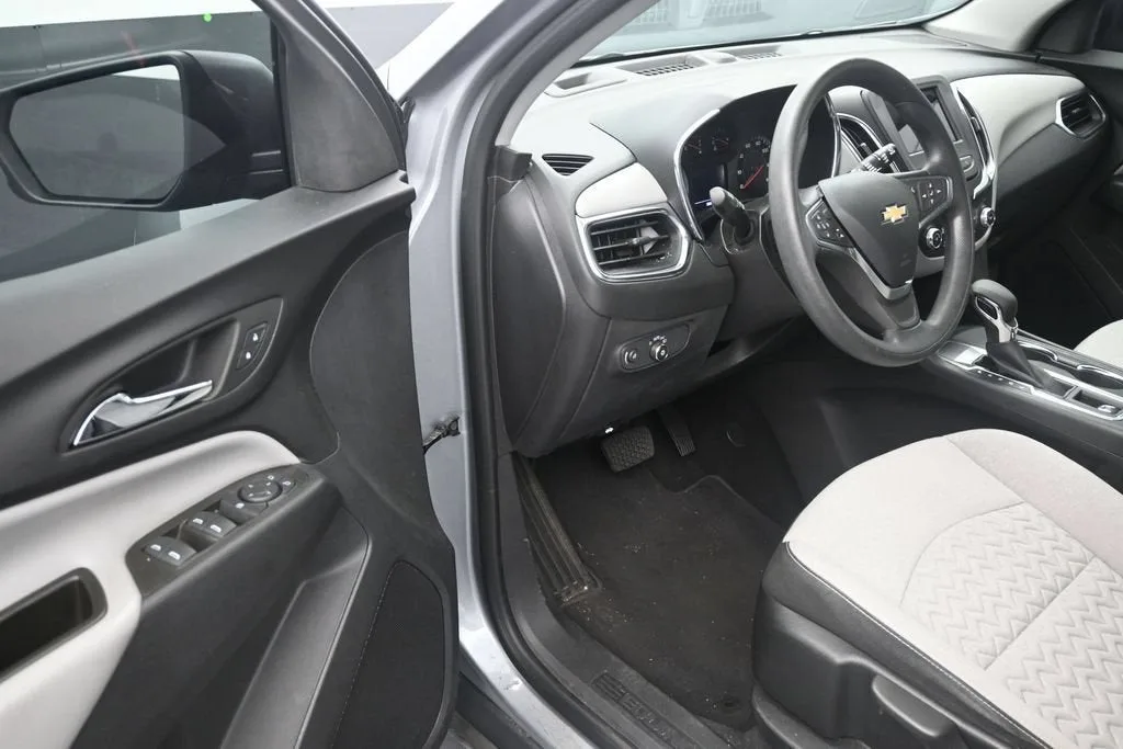 2024 Chevrolet Equinox LS photo 10