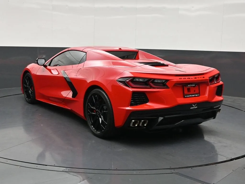 2025 Chevrolet Corvette Stingray 1LT photo 3