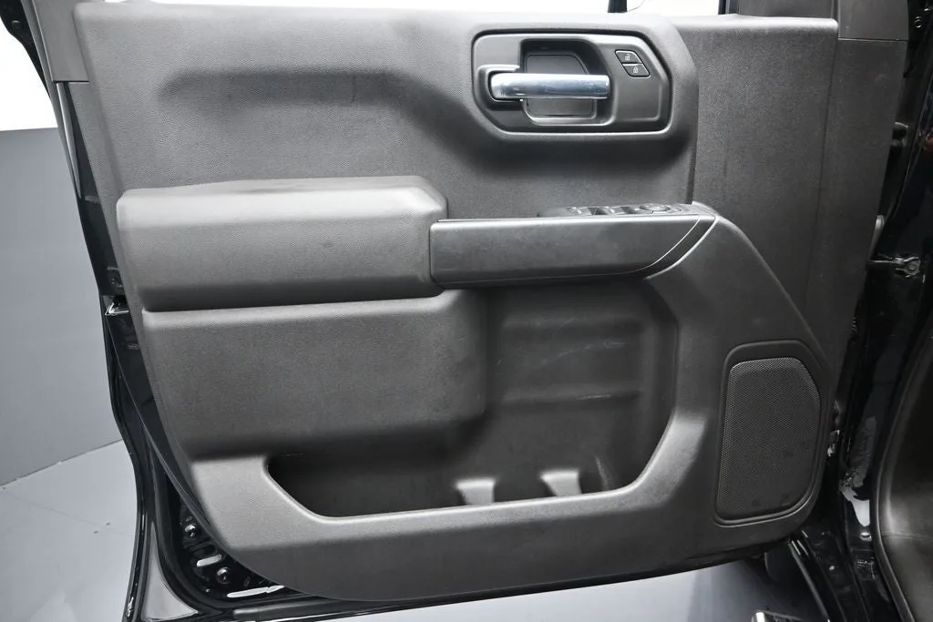2022 Chevrolet Silverado 1500 LTD Custom photo 12