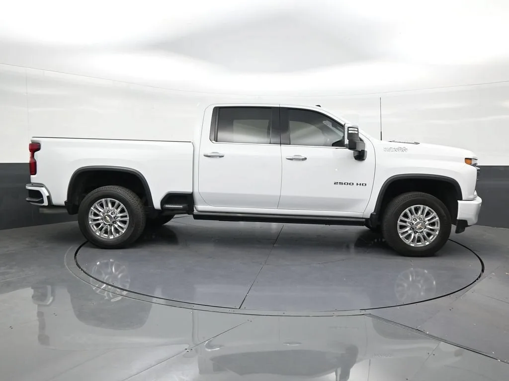 2023 Chevrolet Silverado 2500 HD High Country photo 6