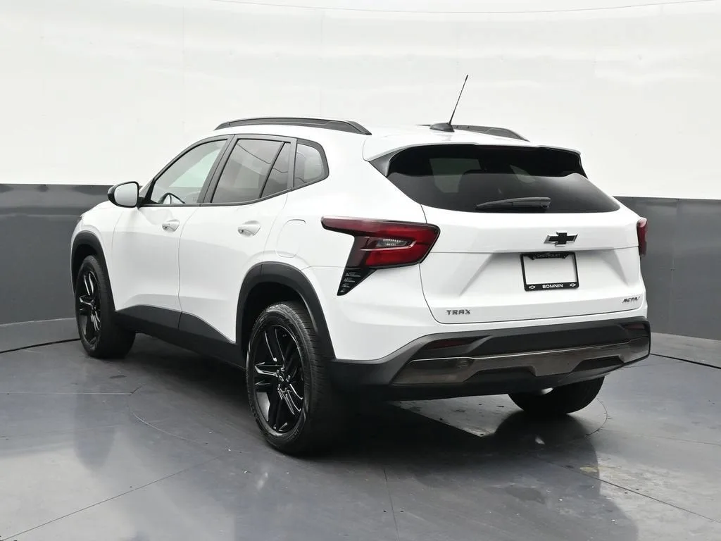 2024 Chevrolet Trax ACTIV photo 3