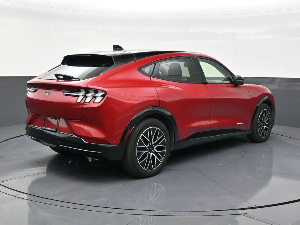 2024 Ford Mustang Mach-E Premium photo 5
