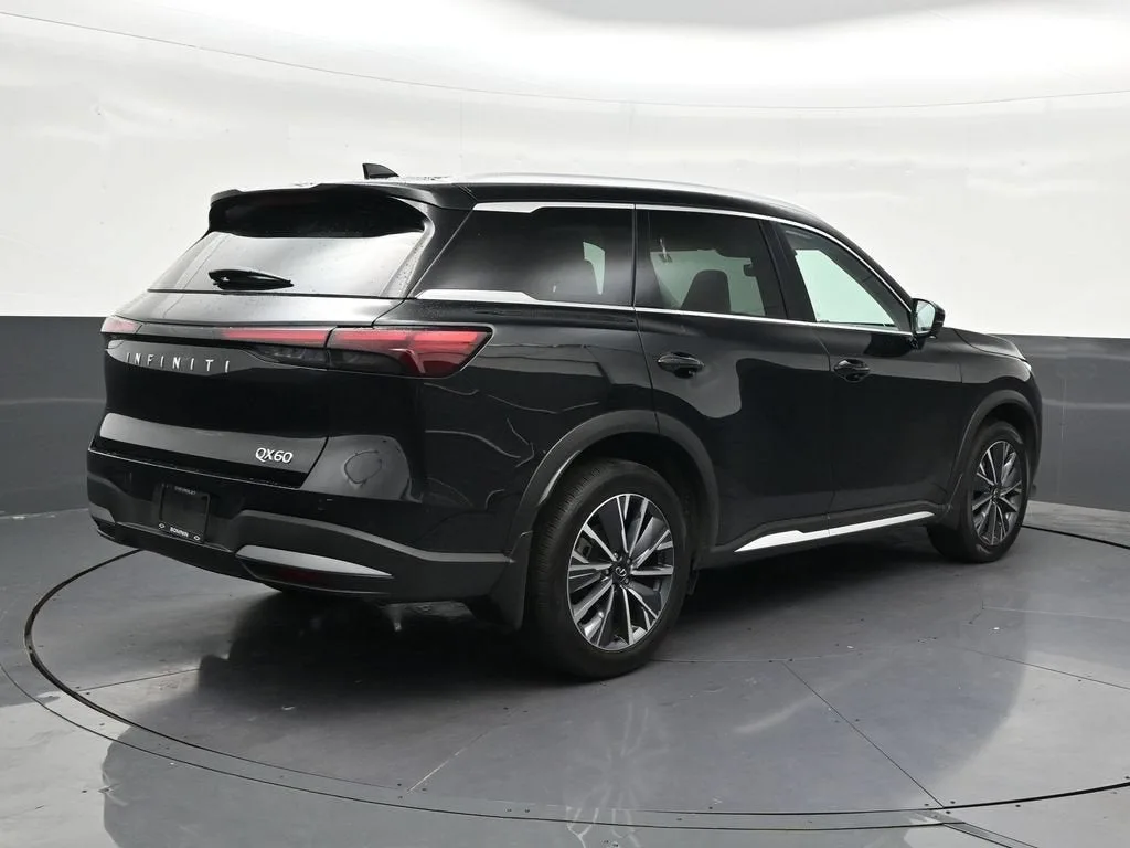 2026 INFINITI QX60 LUXE photo 5