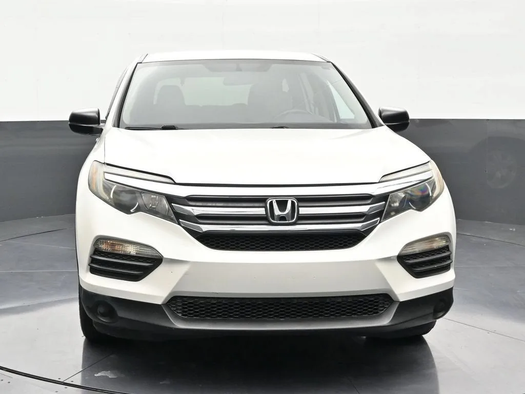 2016 Honda Pilot LX photo 8