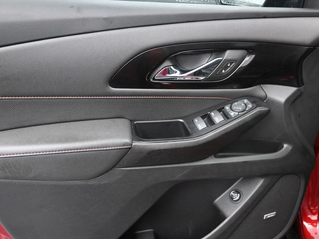 2023 Chevrolet Traverse RS photo 12