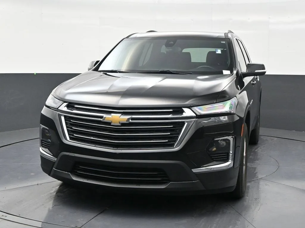 2023 Chevrolet Traverse LT Cloth photo 8