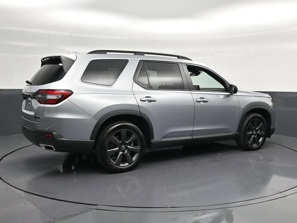 2025 Honda Pilot Sport photo 3