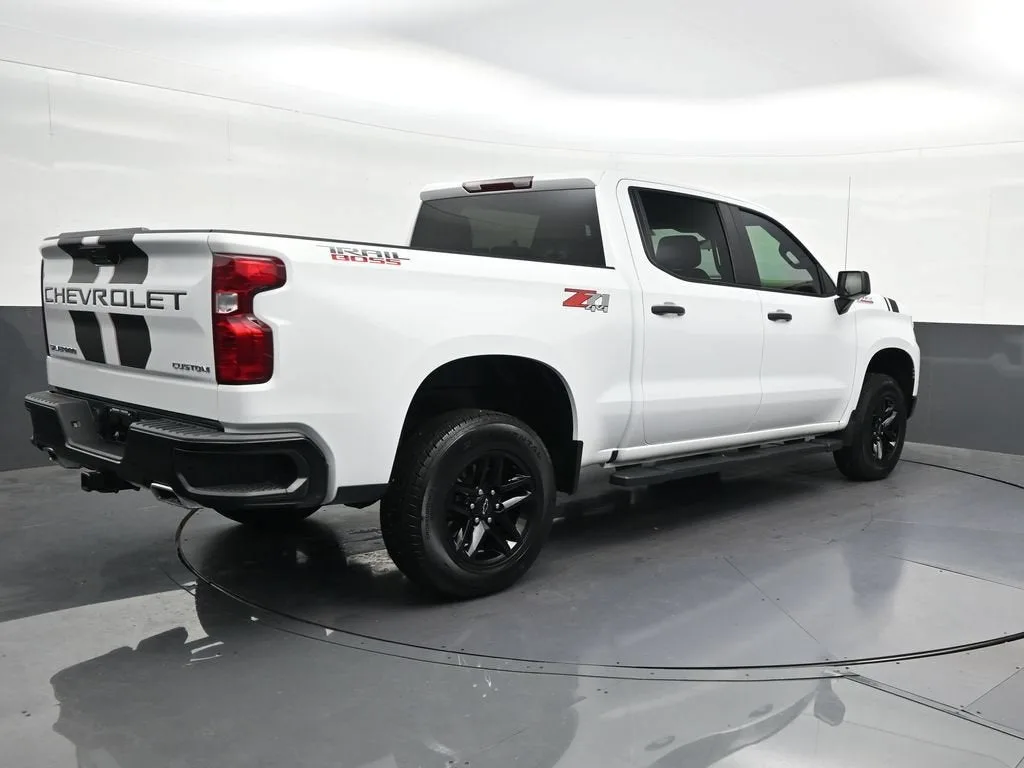 2025 Chevrolet Silverado 1500 Custom Trail Boss photo 5