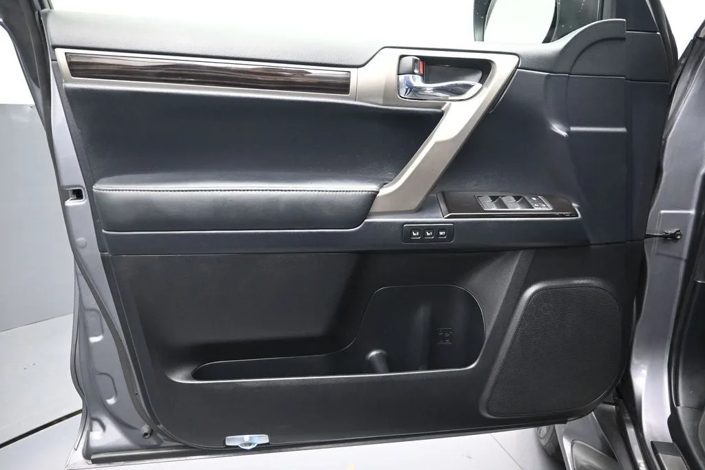 2019 Lexus GX 460 photo 12