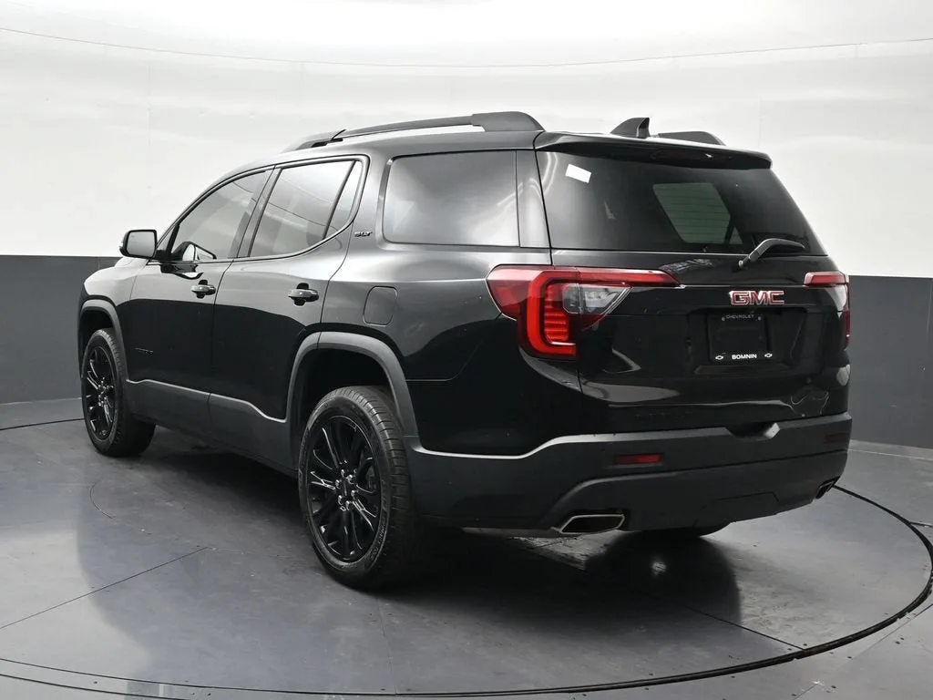 2023 GMC Acadia SLT photo 3