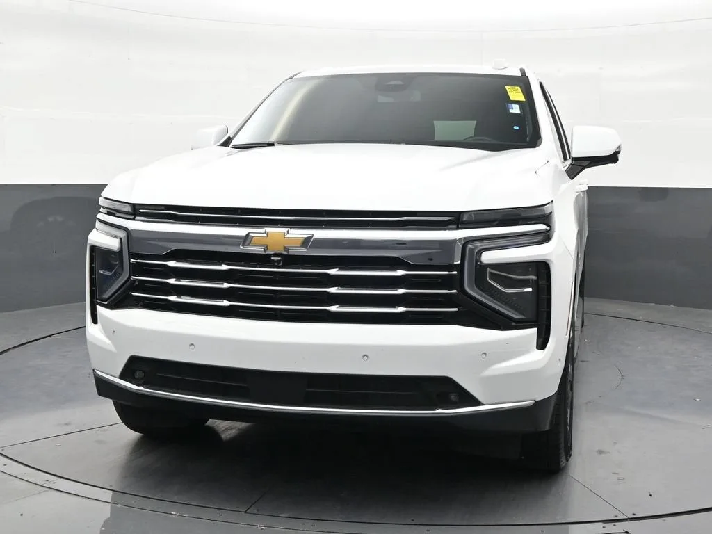 2026 Chevrolet Suburban LT photo 8