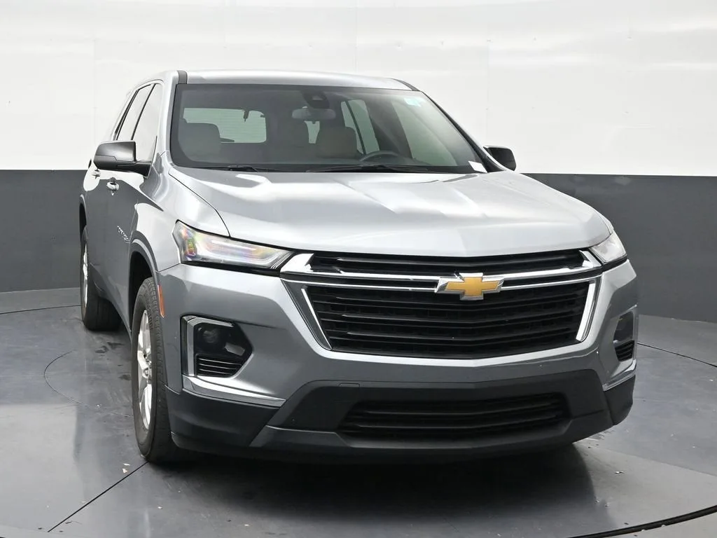 2023 Chevrolet Traverse LS photo 7