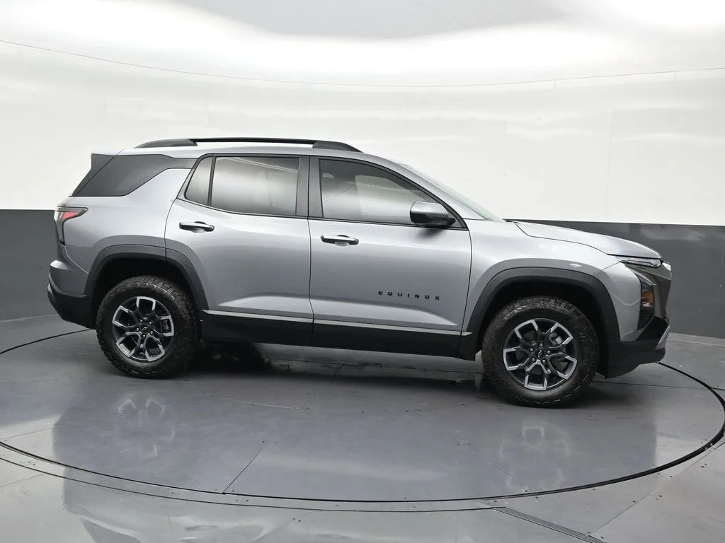 2026 Chevrolet Equinox ACTIV photo 7
