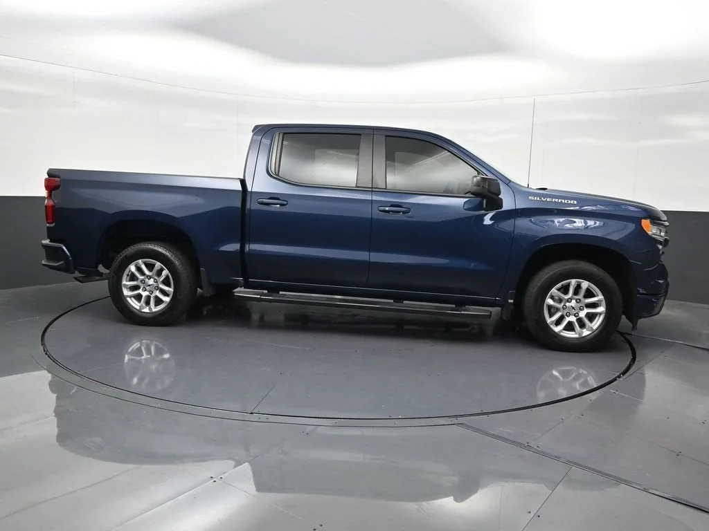 2023 Chevrolet Silverado 1500 RST photo 7