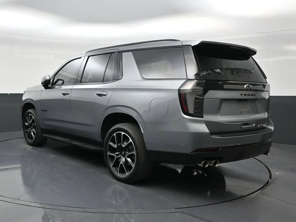 2025 Chevrolet Tahoe RST photo 3