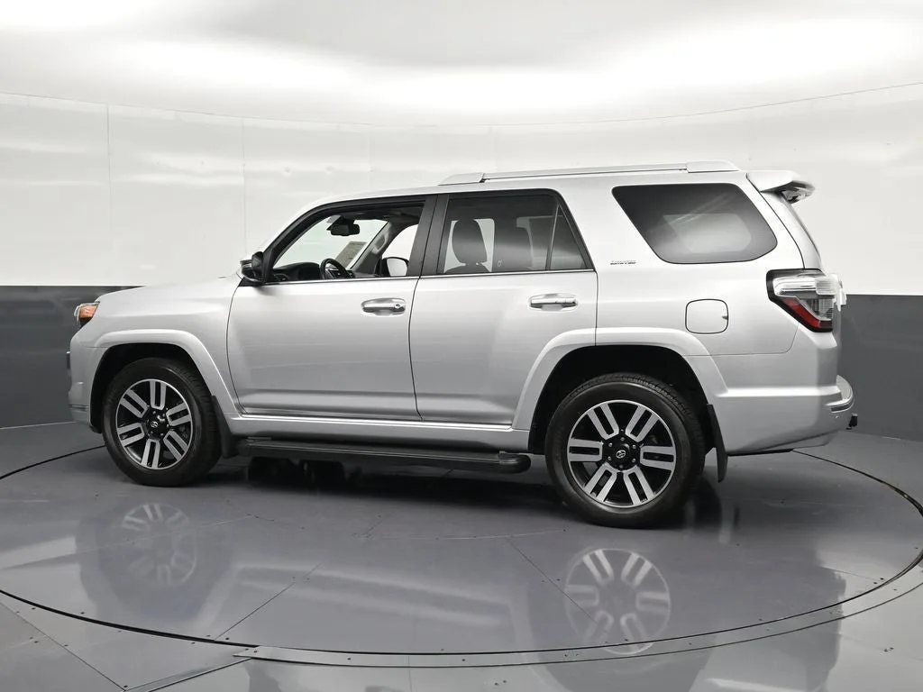 2024 Toyota 4Runner Limited photo 8