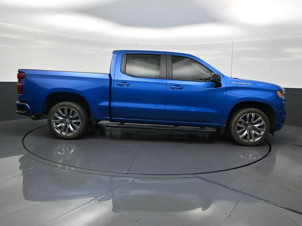 2024 Chevrolet Silverado 1500 RST photo 7