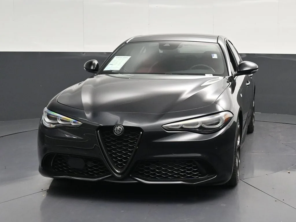 2024 Alfa Romeo Giulia Ti photo 6